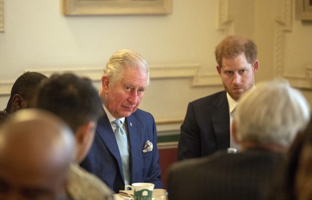 Carlos III y el Príncipe Enrique en una reunión / Gtres