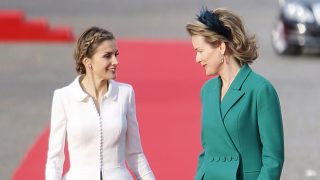 La Reina Letizia y Matilde de Bélgica en Bruselas. / Gtres