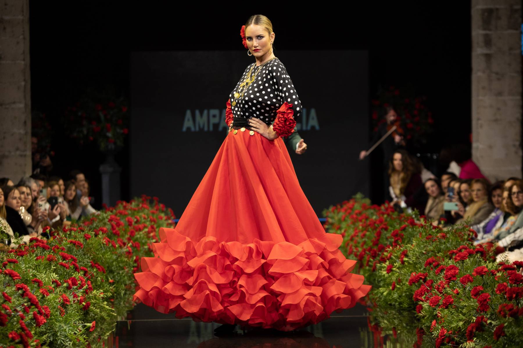 Alba Carrillo en la pasarela de moda flamenca de Jerez de la Frontera / Gtres