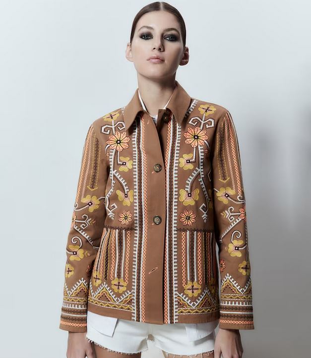 La nueva chaqueta de Sfera lo está petando: ideal para primavera y original