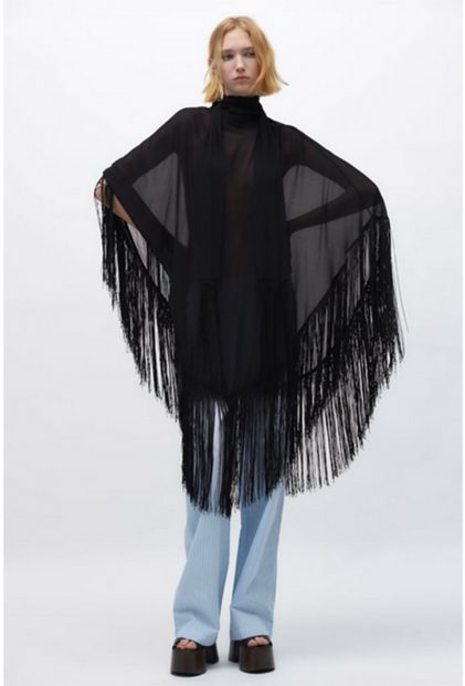 Capa con flecos en corte en pico de Zara / Zara