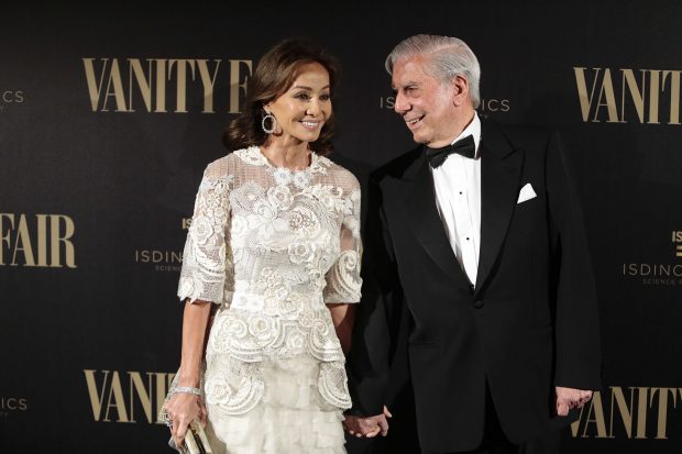 Mario Vargas Llosa e Isabel Preysler durante una fiesta de Vanity Fair / Gtres