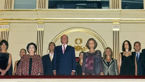 Don Juan Carlos y doña Sofía en el Teatro Real de Madrid / Gtres