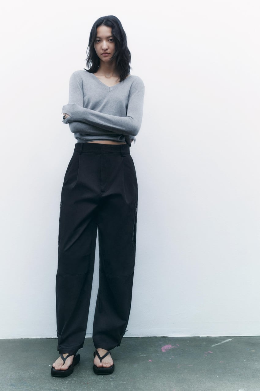 El pantalón cargo de Zara que debes tener en tu armario: cómodo e ideal para ir a la oficina