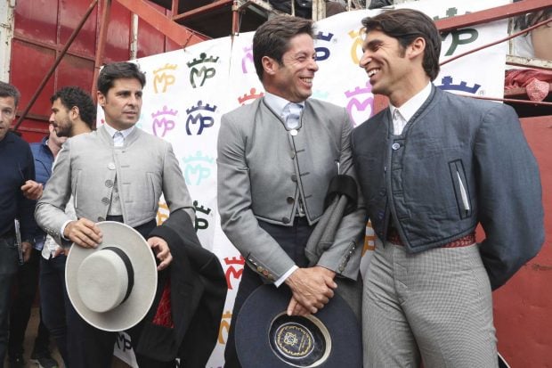Cayetano Rivera junto a Canales Rivera y su hermano Francisco / Gtres