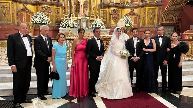 Imagen de la boda de Josefina, nieta de Mario Vargas Llosa / Twitter