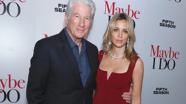 Richard Gere y Alejandra Silva en un photocall / Gtres