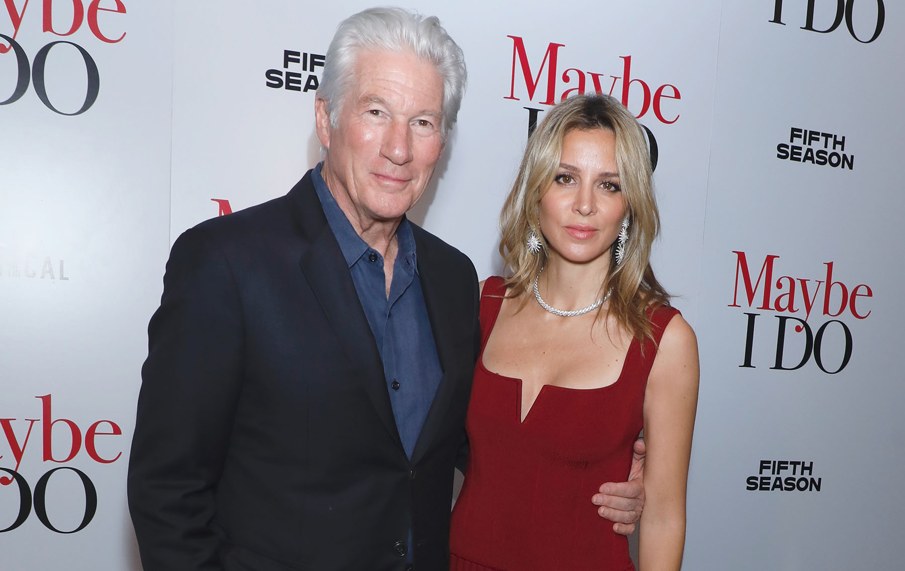 Richard Gere y Alejandra Silva en un photocall / Gtres