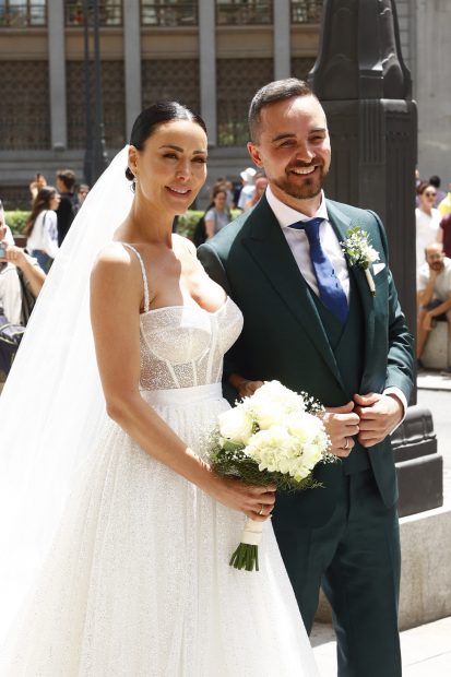 Vania Millán y Julián Bayón el día de su boda / Gtres