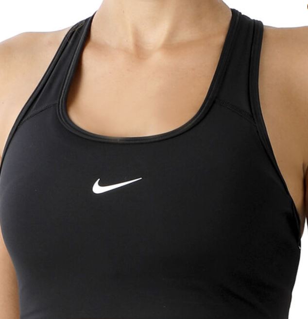 La influencer Carla Dipinto acapara todas las miradas con este sujetador de Nike