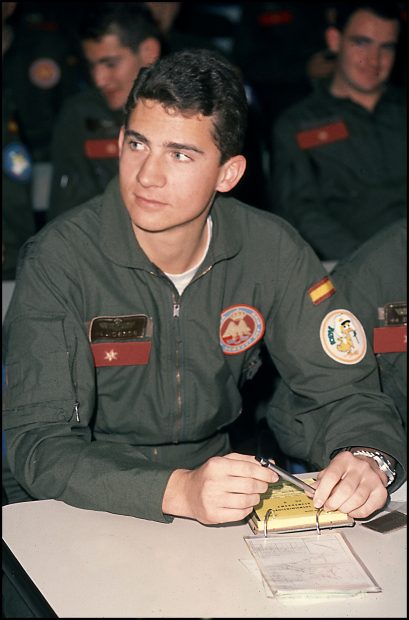 El entonces príncipe Felipe de Borbón en la Escuela Militar del Aire de Murcia. / Gtres