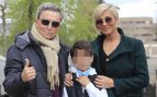 Ana María Aldón y Ortega Cano con su hijo / Gtres