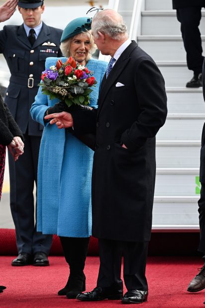 El rey Carlos empieza su histórico viaje a Alemania con un espectacular recibimiento