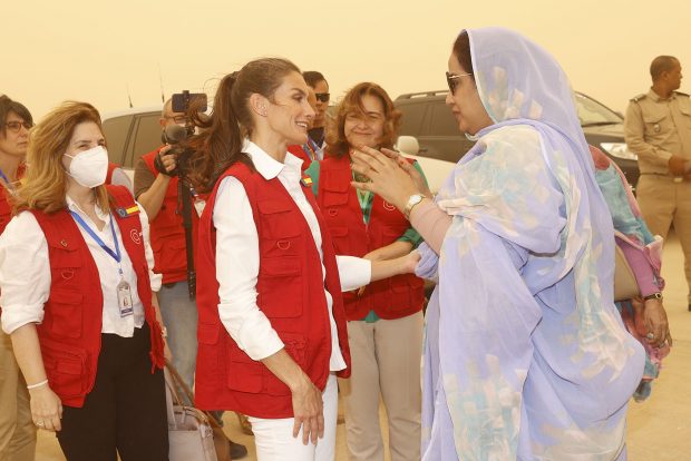 La Reina Letizia en un viaje de cooperación. / Gtres