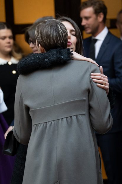 Charlene de Mónaco y Carlota Casiraghi