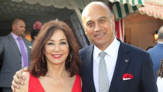 Ana Rosa Quintana y Juan Muñoz en la Feria de Sevilla. / Gtres
