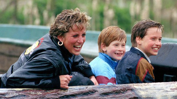 Diana de Gales junto a sus hijos, Guillermo y Enrique. / Gtres