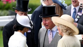 El rey Carlos III, Camilla, Meghan Markle y el príncipe Harry / Gtres