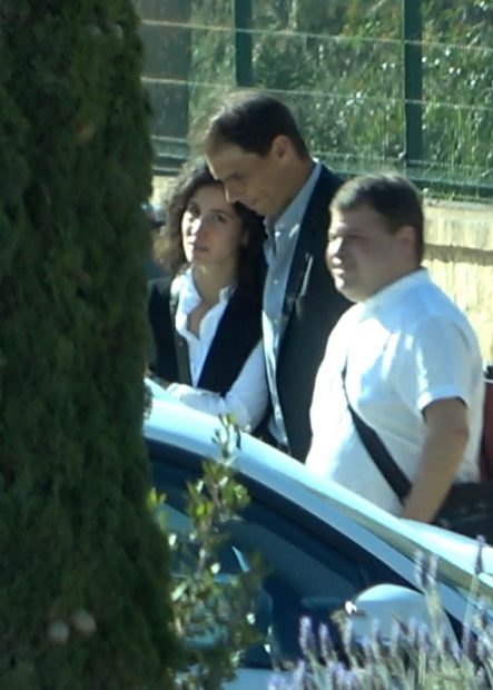 Rafa Nadal arropa a Mery Perelló en el funeral de su padre / Gtres