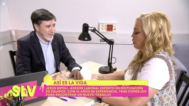 Belén Esteban haciendo su currículum en 'Sálvame'. / Telecinco