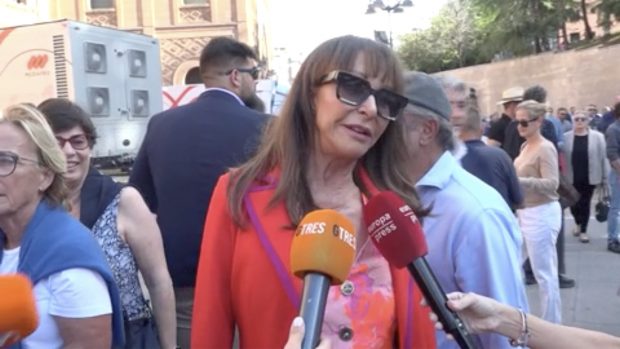 Mari Ángeles Grajal atendiendo a los medios. / Gtres