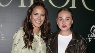 Rocío Flores y Gloria Camila Ortega en un photocall. / Gtres