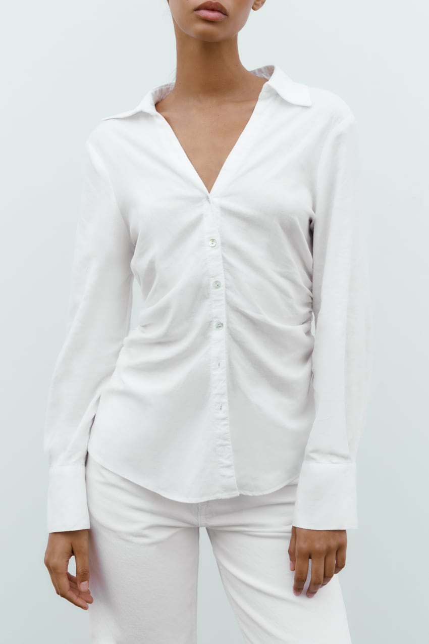 Todas hablan de esta camisa blanca de lino: Zara lo vuelve a hacer