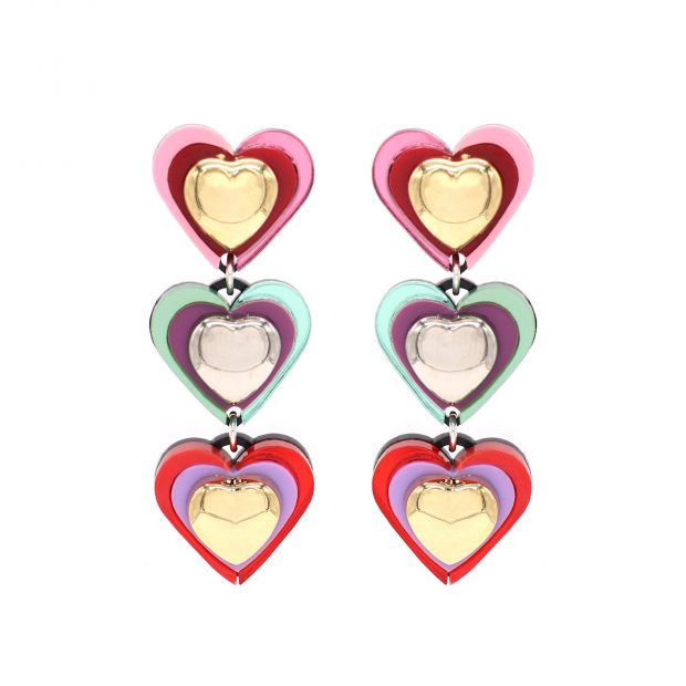Pendientes colgantes en forma de tres corazones. / Lausett