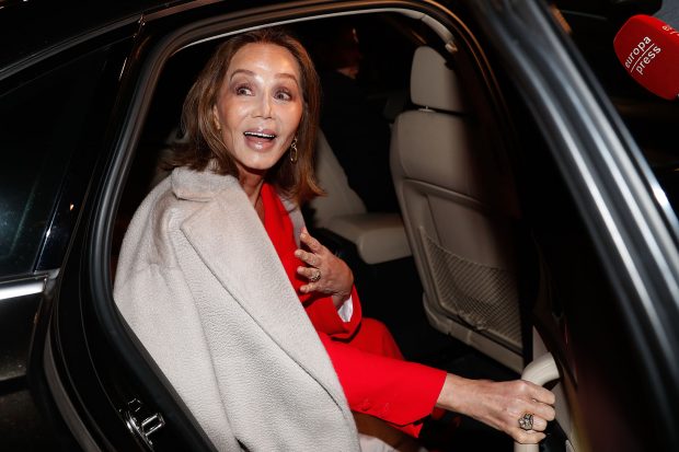 Isabel Preysler en un coche / Gtres