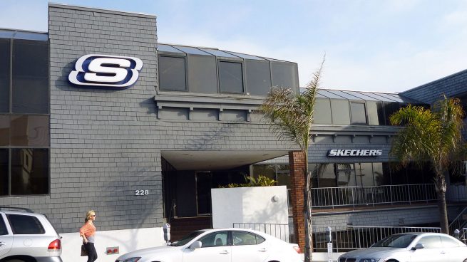 Locura total con las Skechers más rebajadas de Amazon: pegan con todo y no pueden ser más cómodas