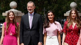 La Familia Real española en la confirmación de la Infanta Sofía / Gtres