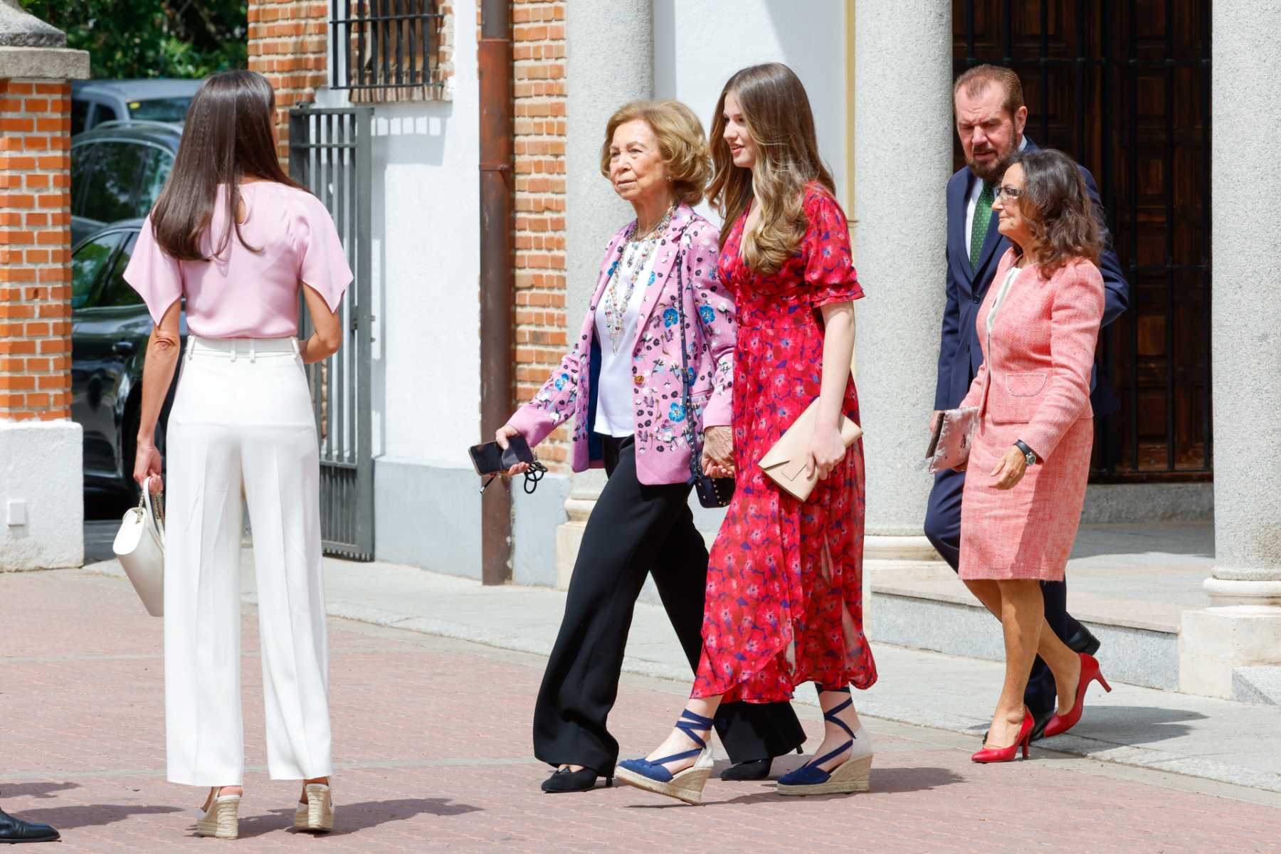 La Princesa Leonor junto a la Reina Sofía en el día de la confirmación de la Infanta Sofía / Gtres