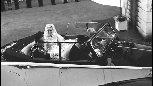 Grace Kelly en su boda con Rainiero de Mónaco. / Gtres