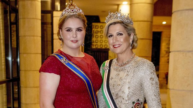 Máxima de Holanda y Amalia en la cena con motivo de la boda de Hussein de Jordania y Rajwa Al Saif. / Gtres