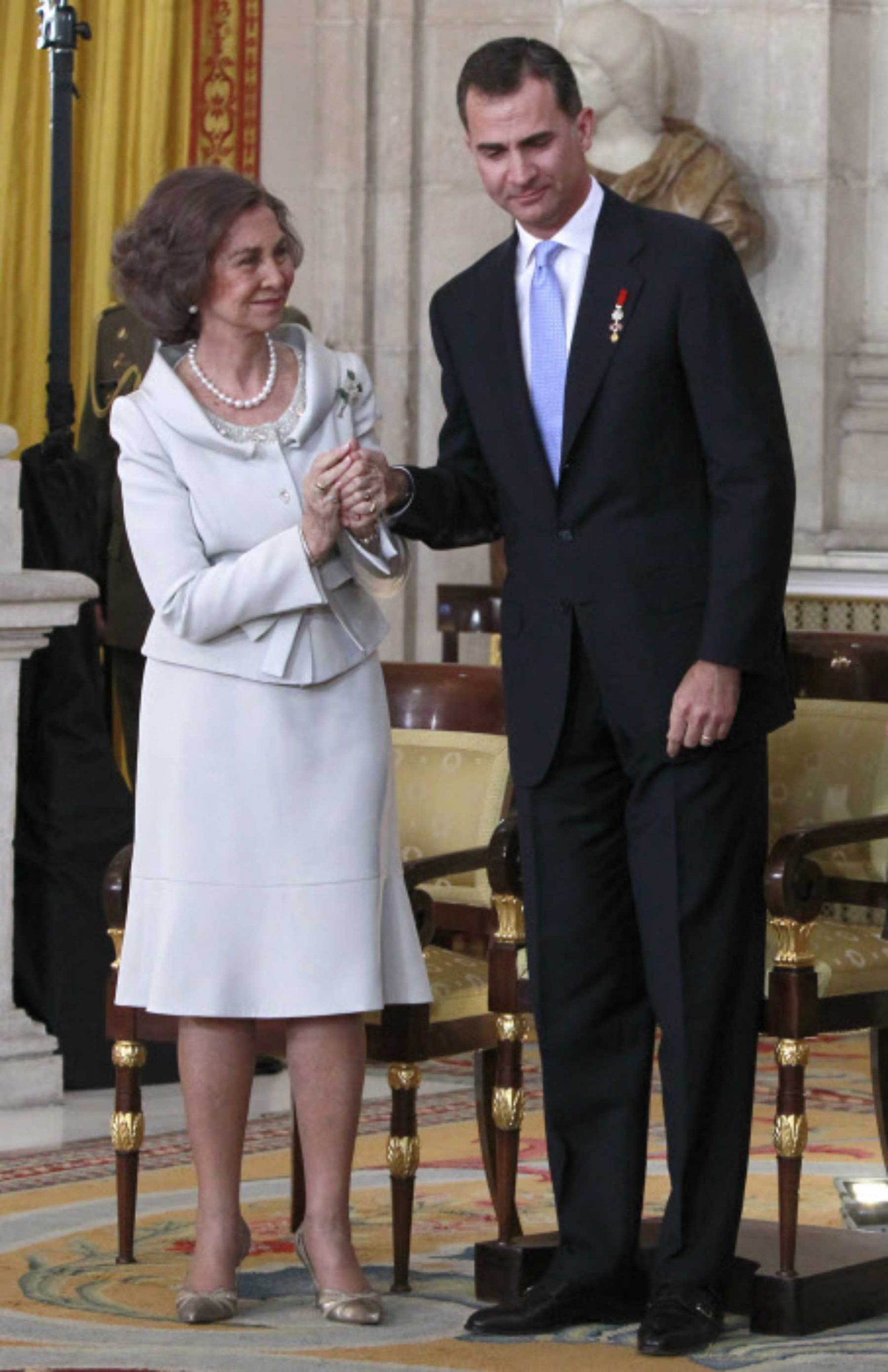 La Reina Sofía y el entonces Príncipe Felipe en un acto oficial / Gtres