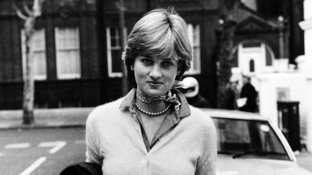Diana de Gales con un pañuelo en el cuello. / Gtres