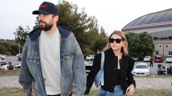 Clara Chía y Gerard Piqué llegando al concierto de Coldplay en Barcelona. 2023/ Gtres