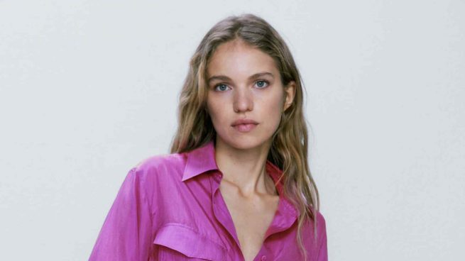 Es veraniega, está rebajadísima y su color enamora: la camisa de seda de Massimo Dutti que necesitas
