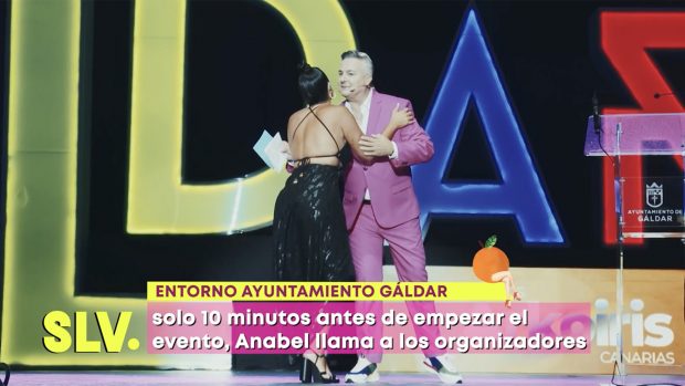 Anabel Pantoja recogiendo un premio en una gala. / Telecinco