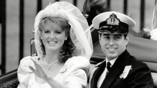 Sarah Ferguson y Andrés en una imagen de archivo. / Gtres