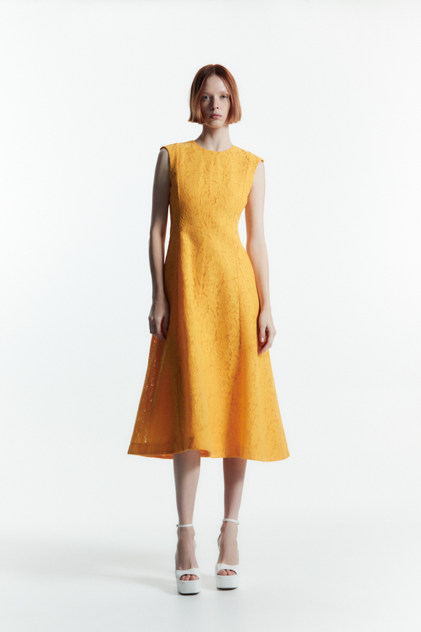 Las expertas en moda eligen estos 10 vestidos de las rebajas de Sfera: fíchalos ya