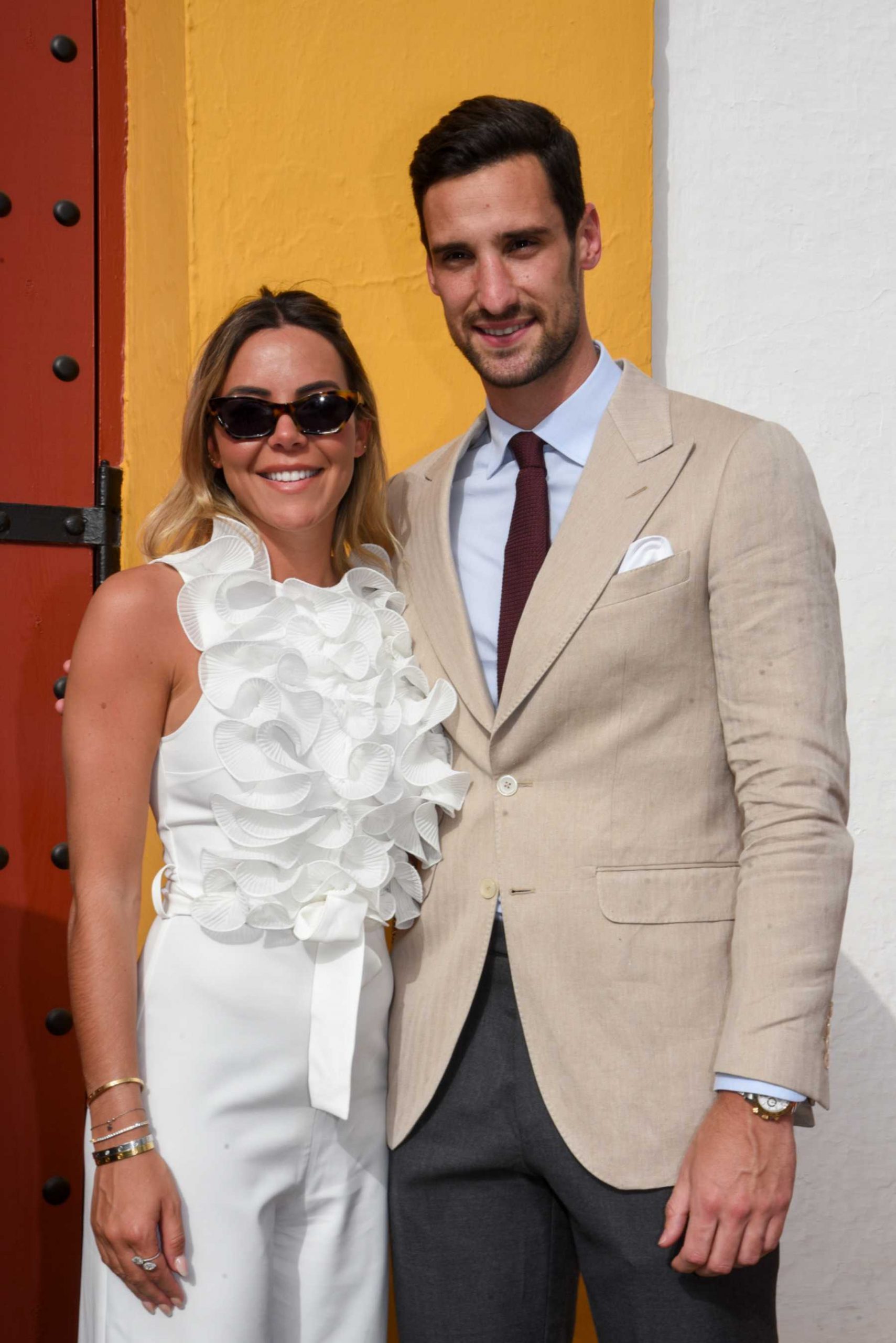 Sergio Rico y su esposa en Sevilla / Gtres