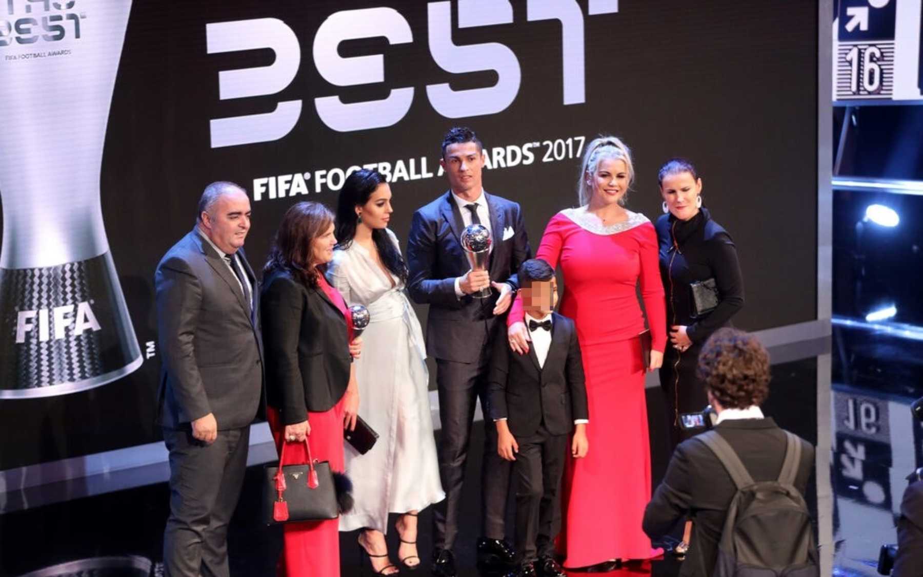 Cristiano Ronaldo junto a su familia / Gtres
