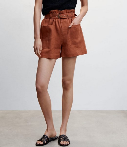Los pantalones cortos que lo están rompiendo en verano: la lista con los 10 mejores de Zara y Mango