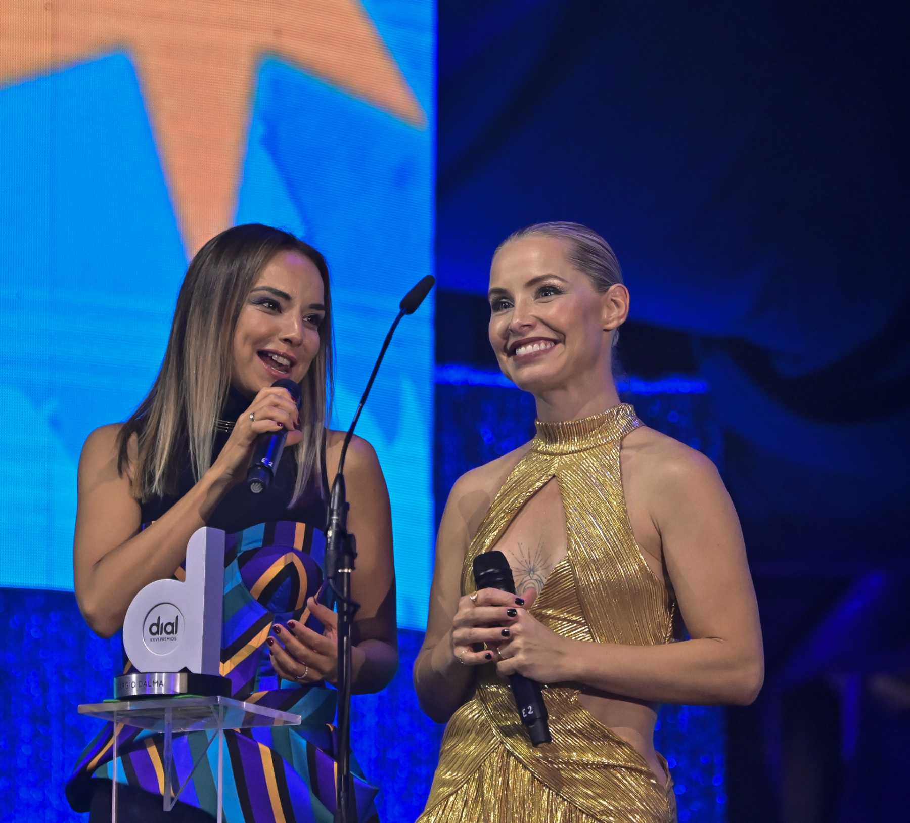 Soraya y Chenoa en los Premios Cadena Dial / Gtres