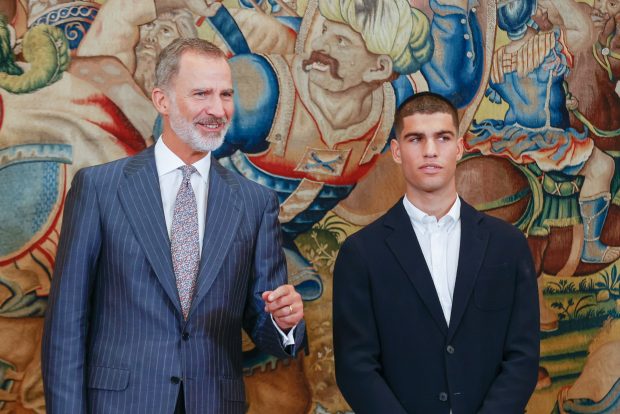 Carlos Alcaraz con Felipe VI en Zarzuela / GTRES
