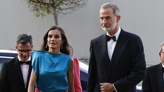 Los Reyes Felipe y Letizia en los premios Cavia / Gtres
