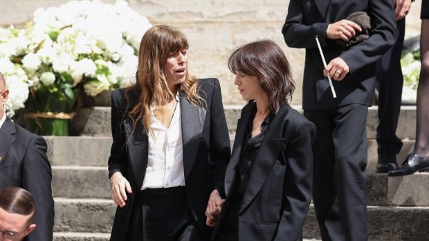 Charlotte Gainsbourg en el funeral de su madre / Gtres