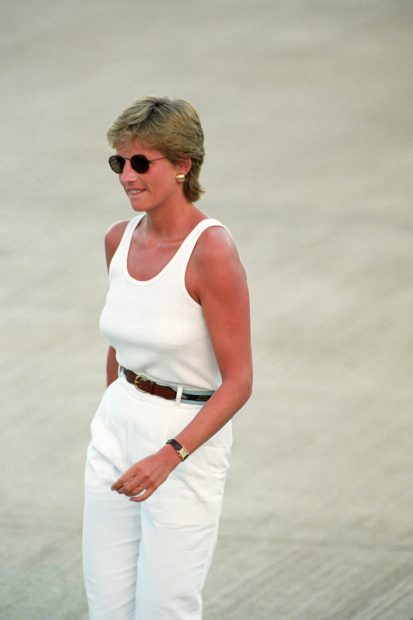 La princesa Diana con un 'total look' blanco / Gtres