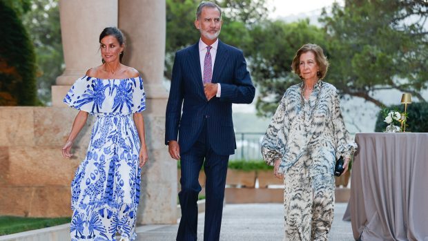 El Rey Felipe, la Reina Letizia y la Reina emérita en Palma de Mallorca / Gtres
